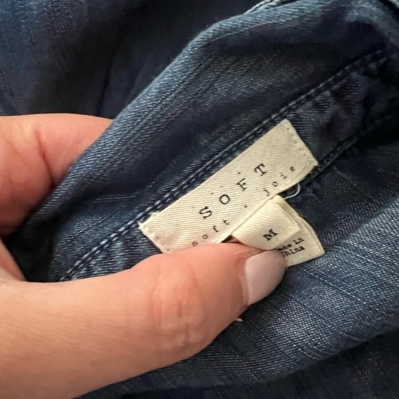 SOFT JOIE Blue Button Down Chambray Long Sleeve Top Sz Medium - Picture 5 of 5